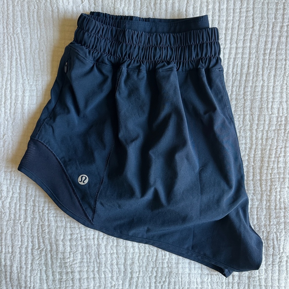 Lululemon Hotty Hot Shorts 2.5”